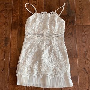White Dress- NEVER WORN. Did not come with tags